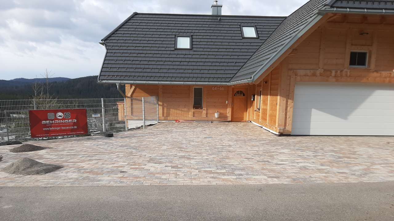Natursteinmauern & Pflasterarbeiten 